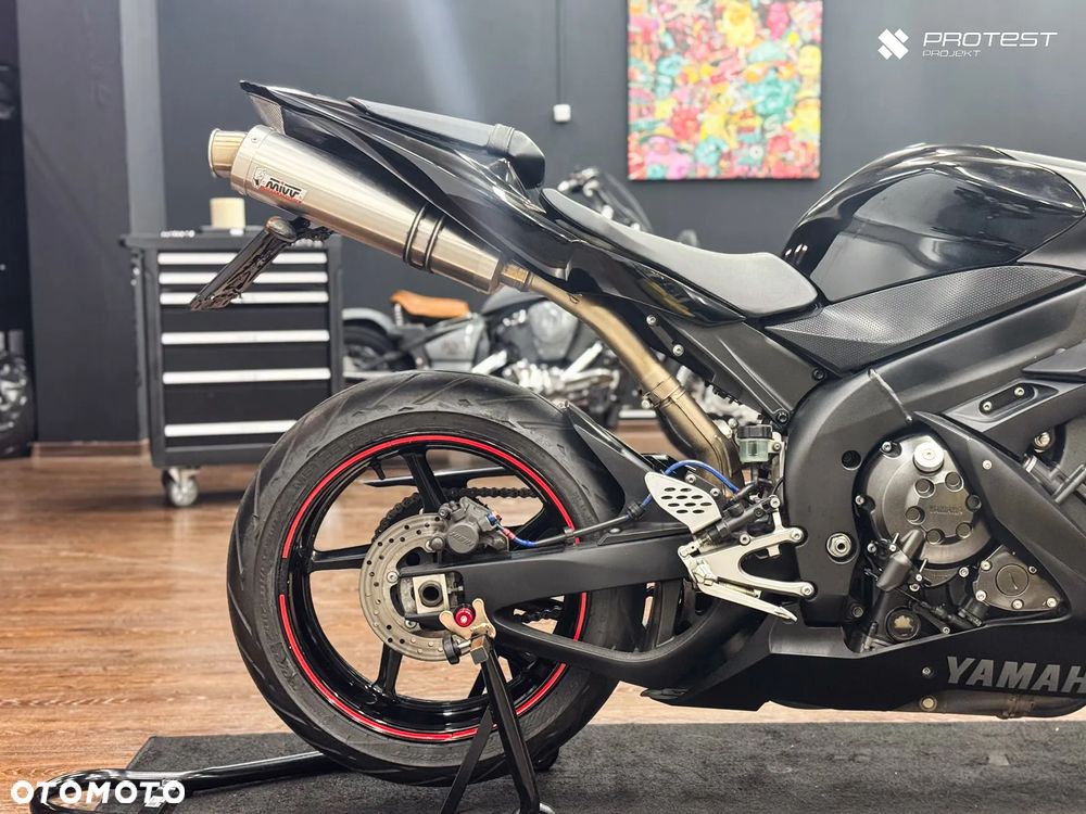 Yamaha R1 - 3