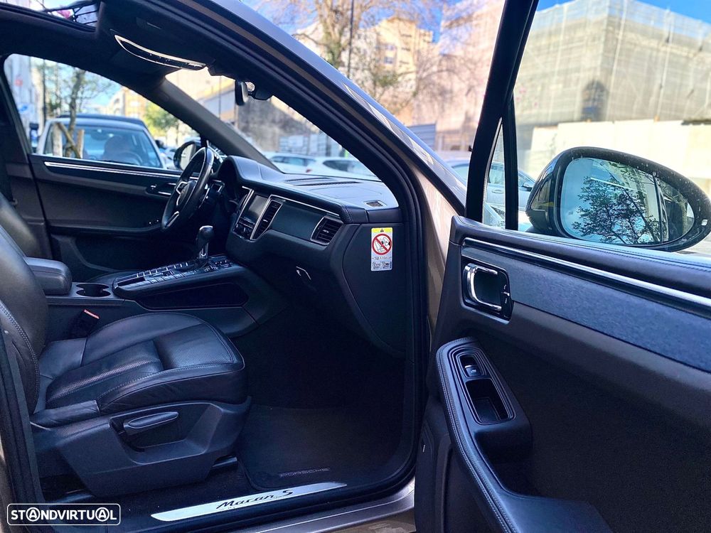 Porsche Macan S - 30