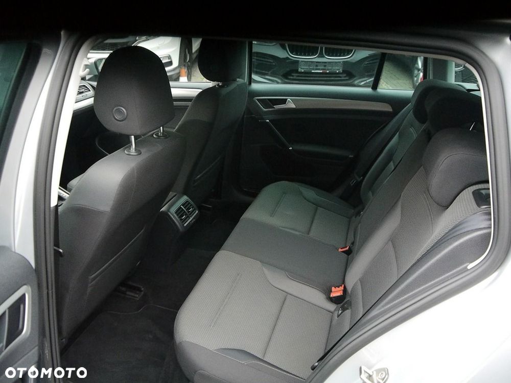 Volkswagen Golf 1.6 TDI BlueMotion Technology Comfortline - 26