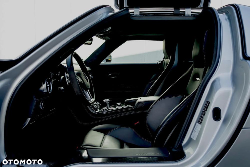 Mercedes-Benz SLS - 9