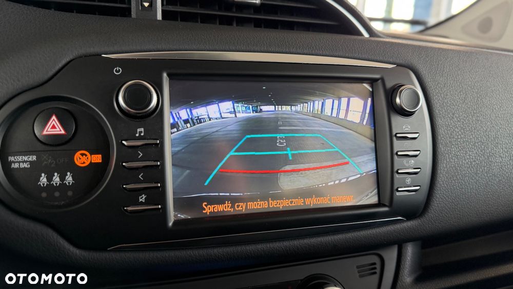 Toyota Yaris Hybrid 100 Premium - 25