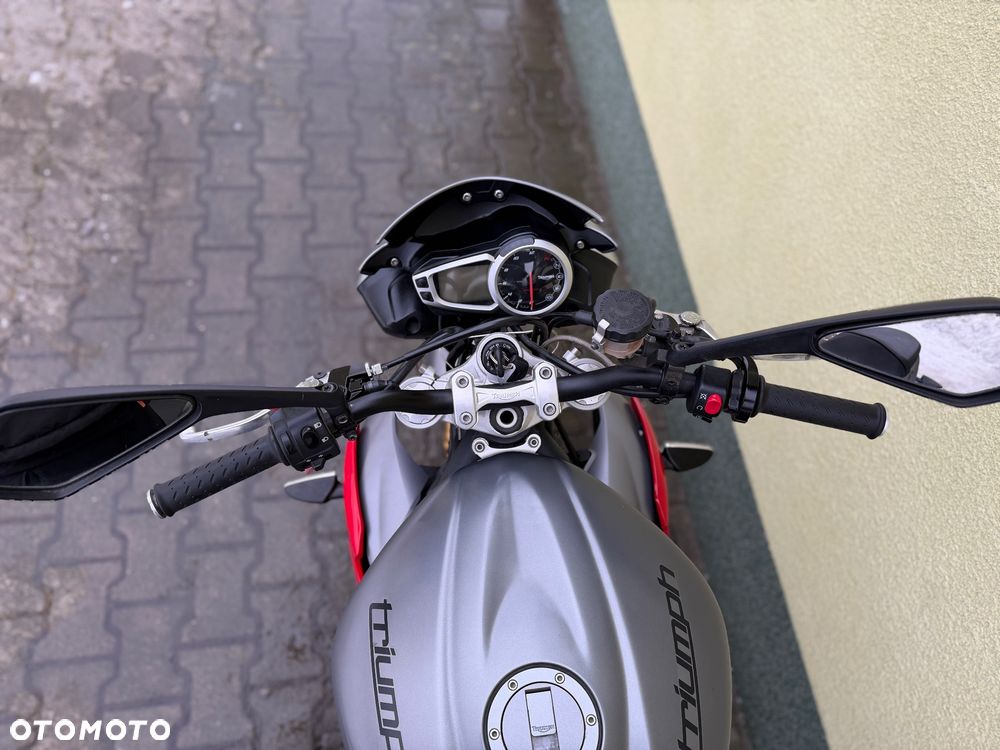 Triumph Street Triple - 35