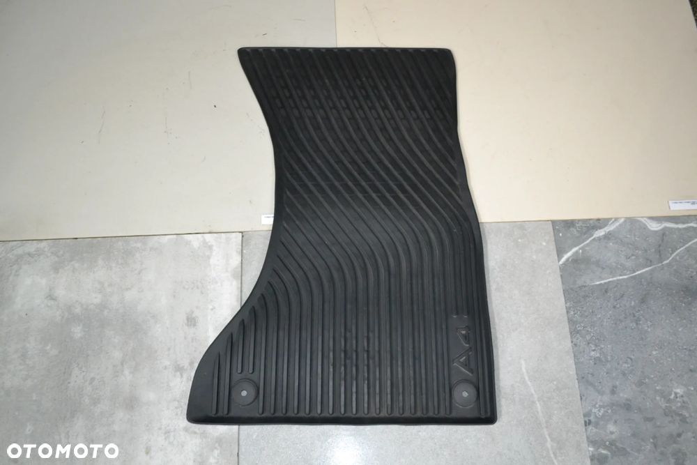 AUDI A4 B8 08-15 DYWANIK GUMOWY PRZÓD PRZEDNI PRAWY ORYGINAŁ 8K1061501 - 1