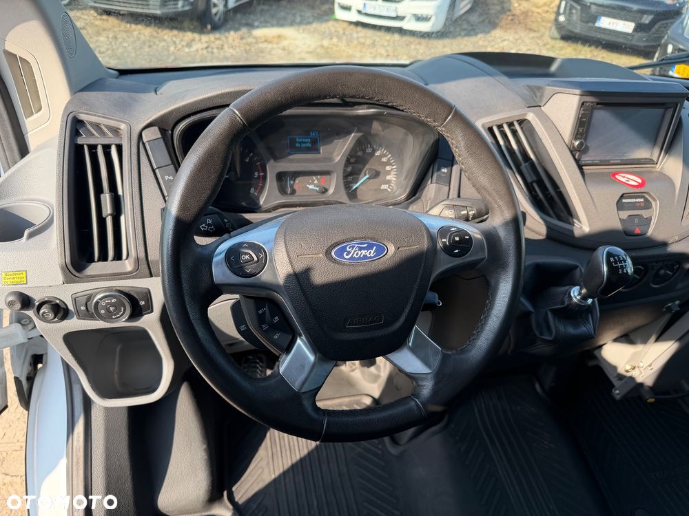 Ford Transit - 21