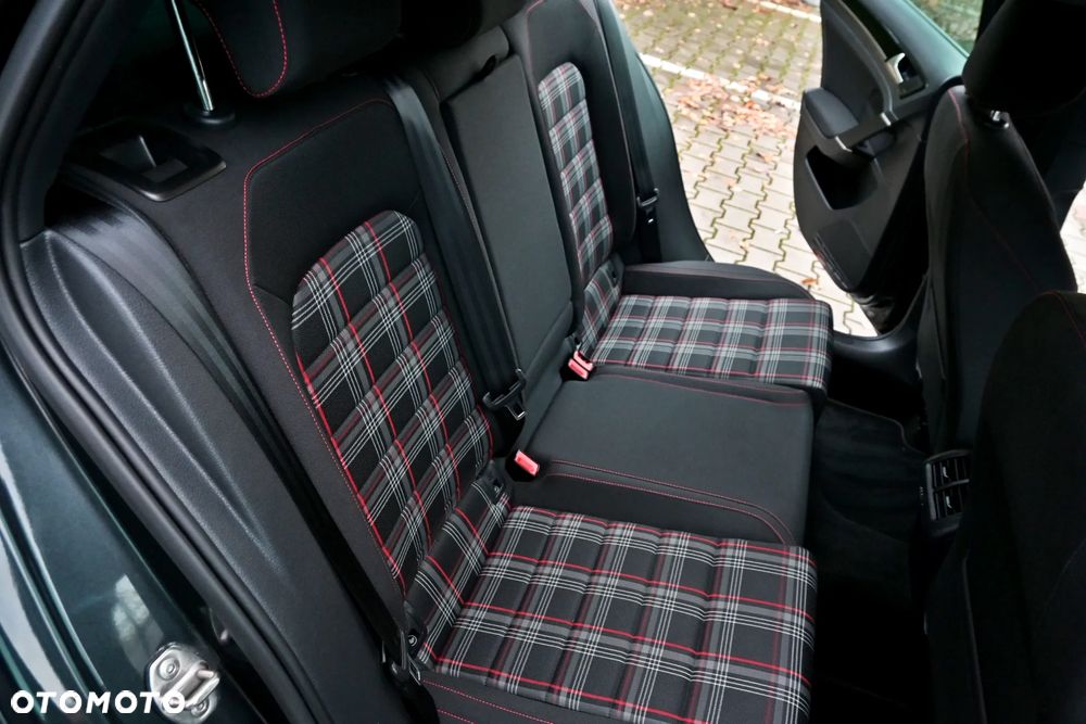 Volkswagen Golf GTI BlueMotion Technology - 37