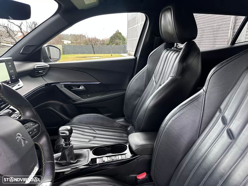 Peugeot 2008 1.2 PureTech GT - 30