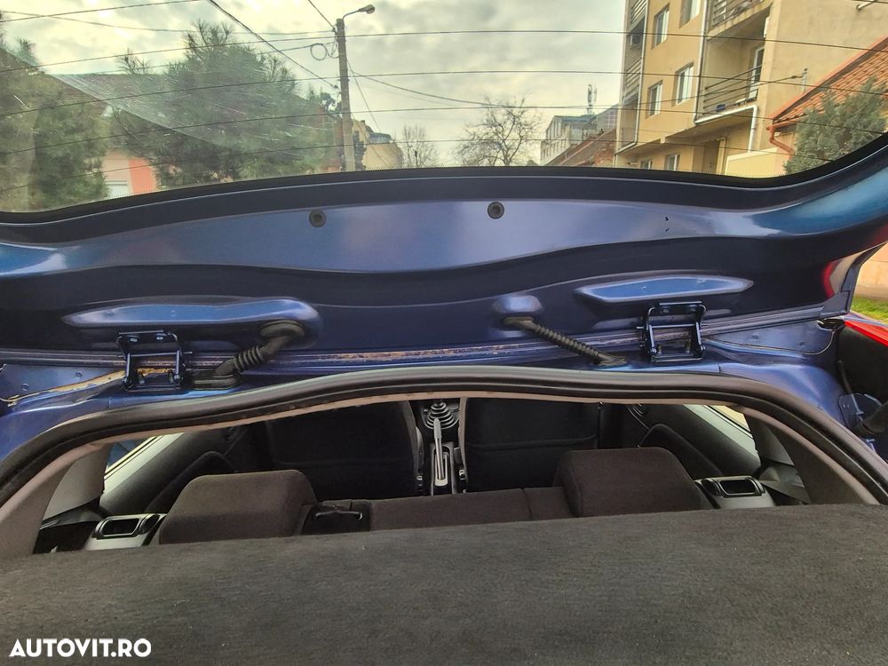 Ford Fiesta 1.3i Ambiente - 27