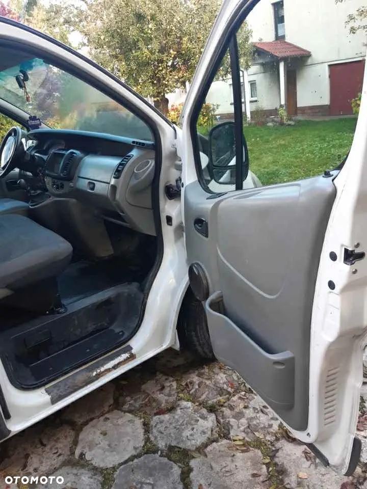 Nissan Primaster - 8