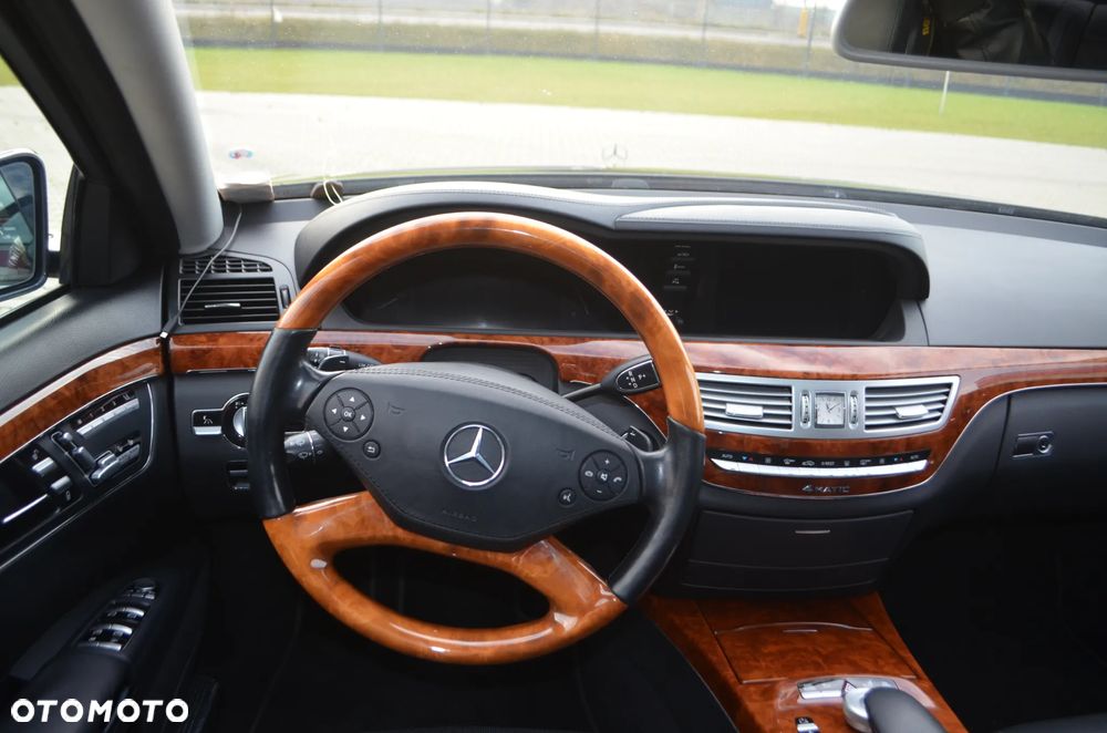 Mercedes-Benz Klasa S 350 CDI 4Matic DPF 7G-TRONIC BlueEFFICIENCY - 31