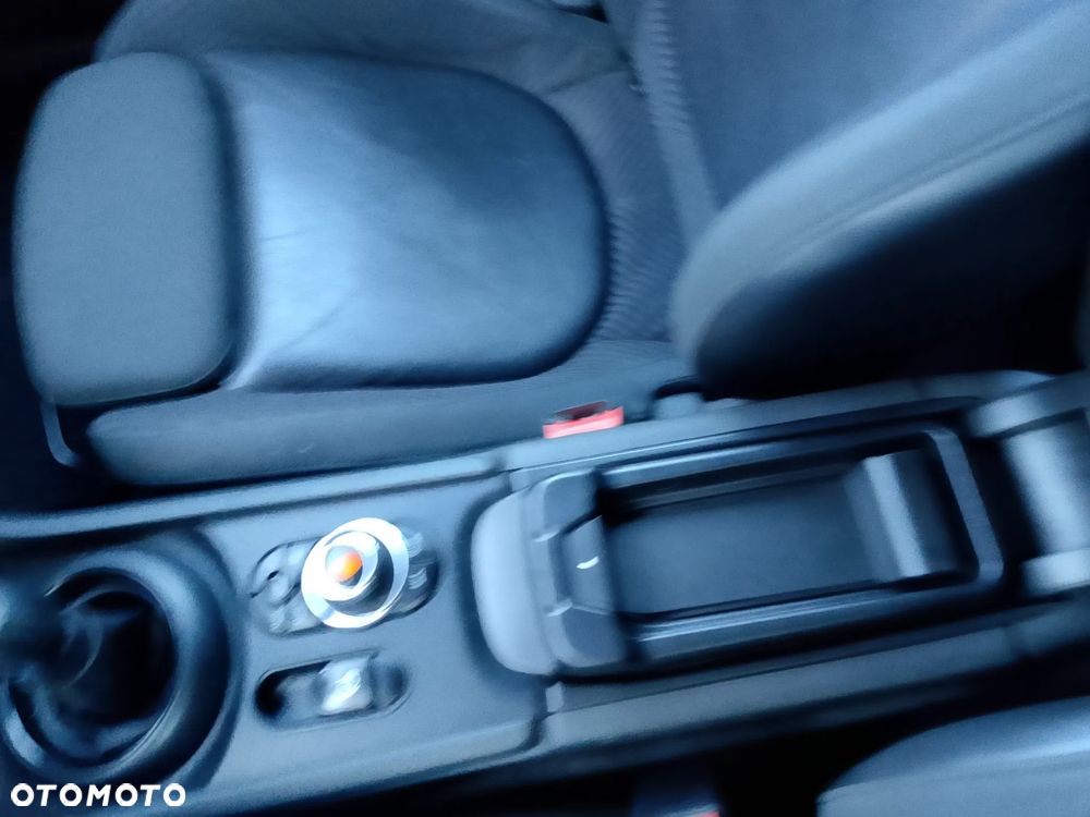 MINI Clubman Cooper D Untold Edition - 18