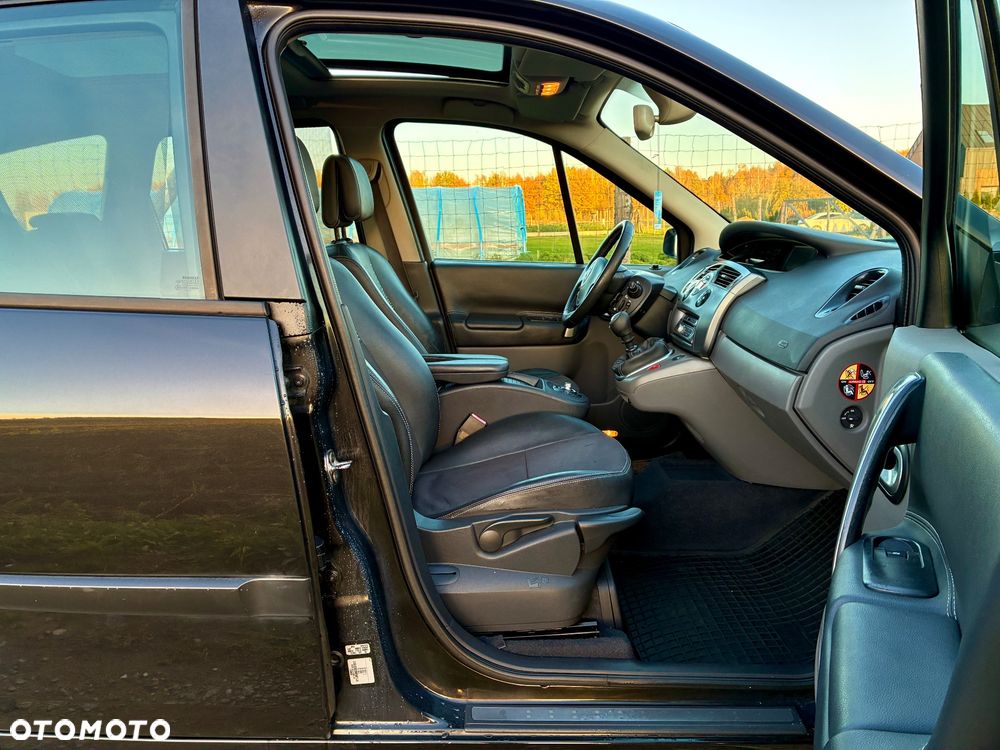 Renault Grand Scenic - 25