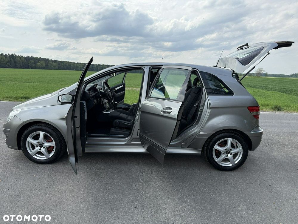Mercedes-Benz Klasa B 150 Special Edition - 23