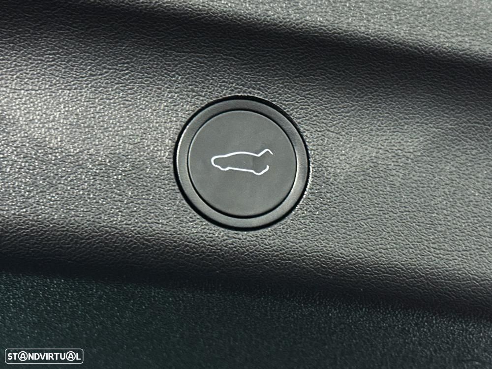 Tesla Model Y Long Range Dual Motor AWD - 57