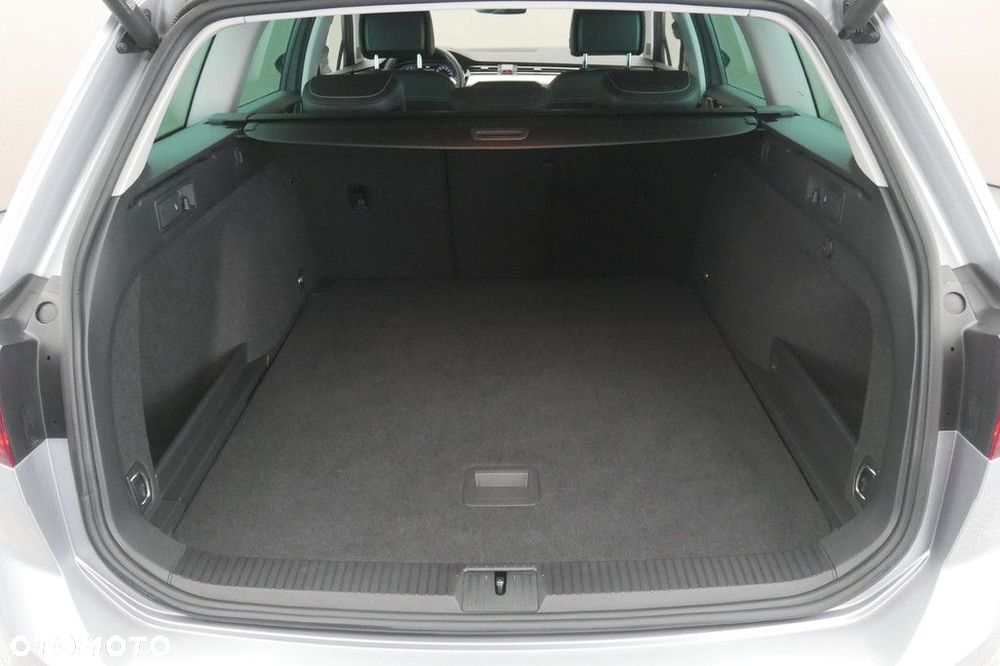 Volkswagen Passat Variant 2.0 TSI Elegance DSG - 16