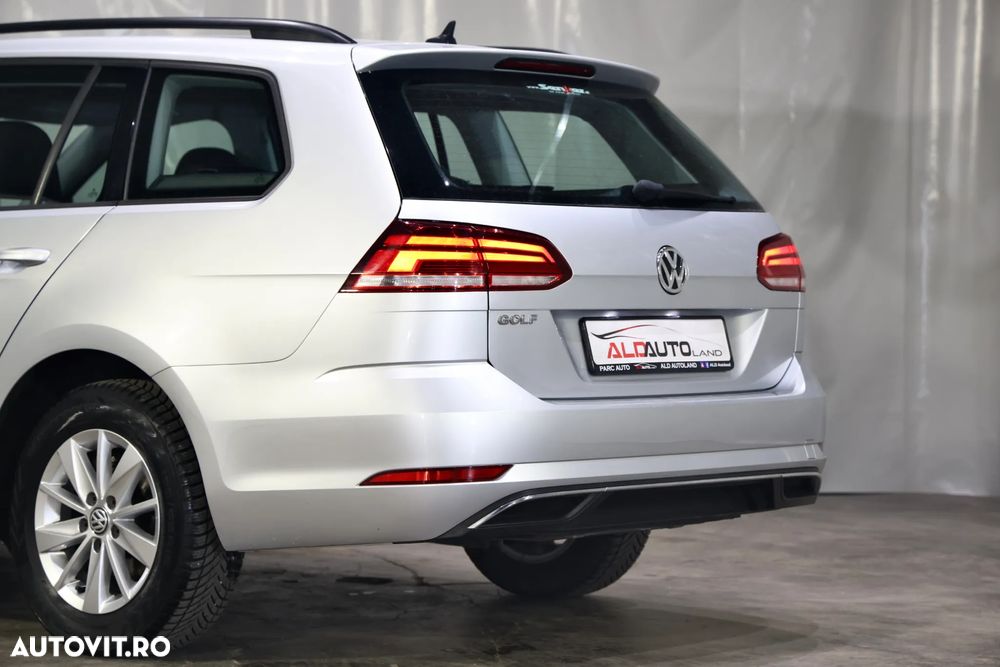 Volkswagen Golf 1.6 TDI SCR Comfortline - 29