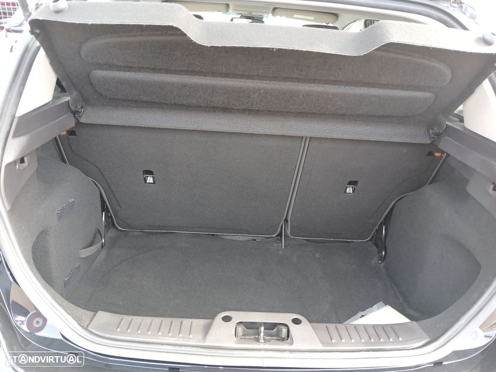 Ford Fiesta 1.0 T EcoBoost Titanium - 24