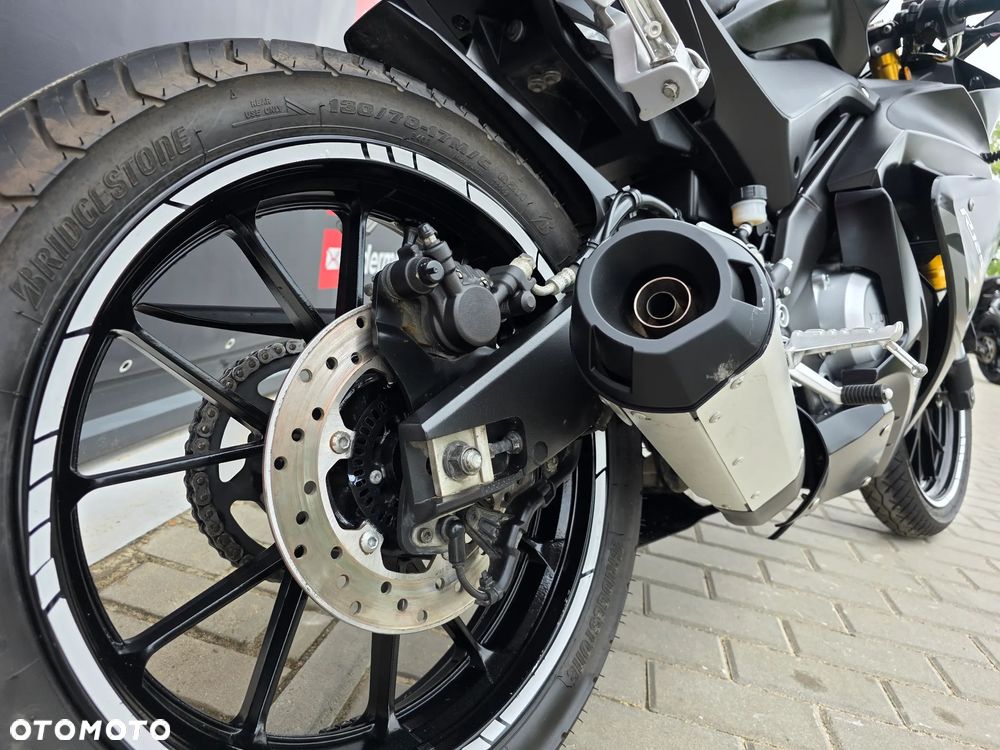 Yamaha YZF - 20