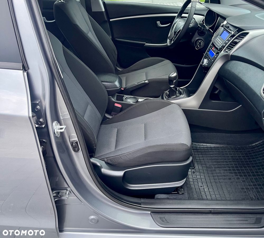 Hyundai i30 1.6 CRDI Trend - 32
