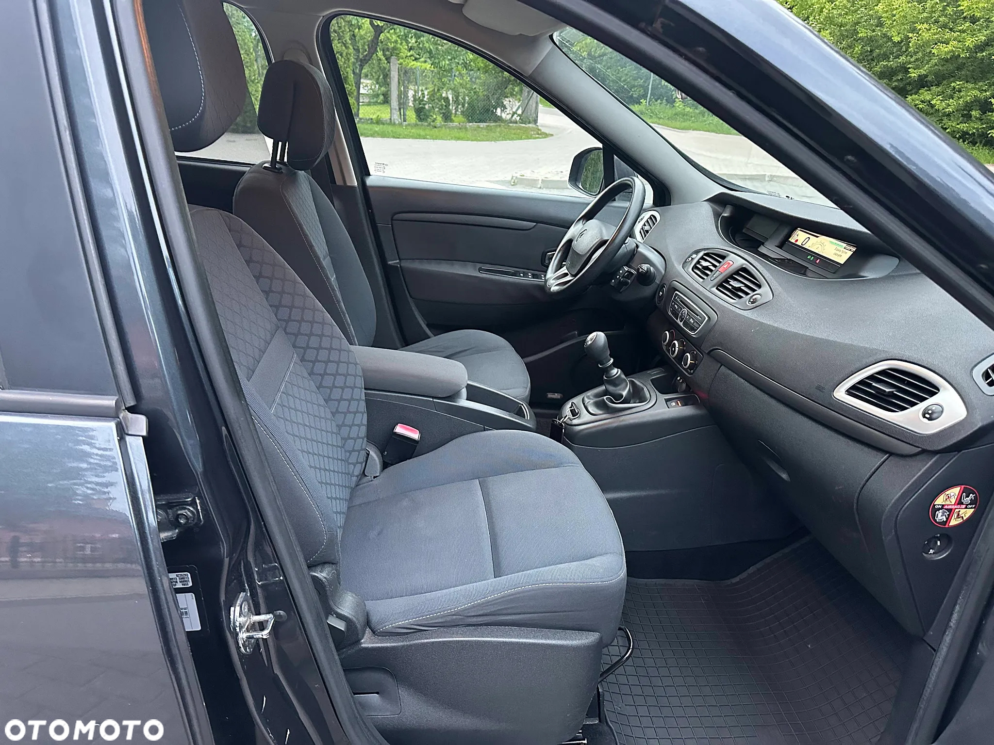 Renault Scenic 1.6 16V 110 Dynamique - 8