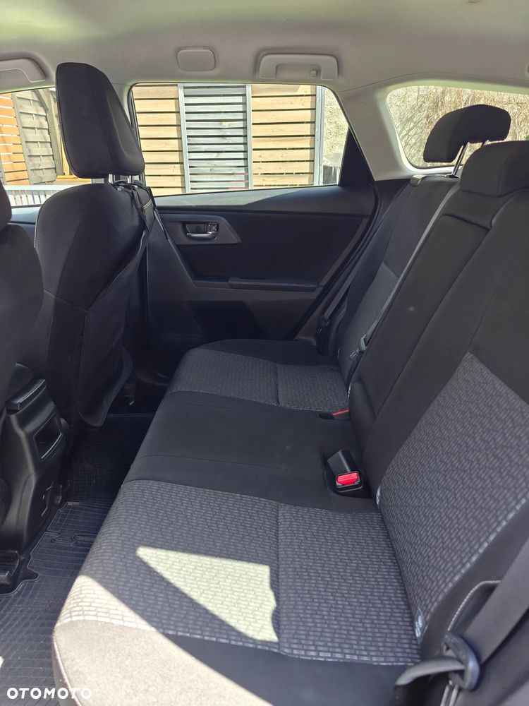 Toyota Auris 1.4 D-4D Premium Comfort - 18
