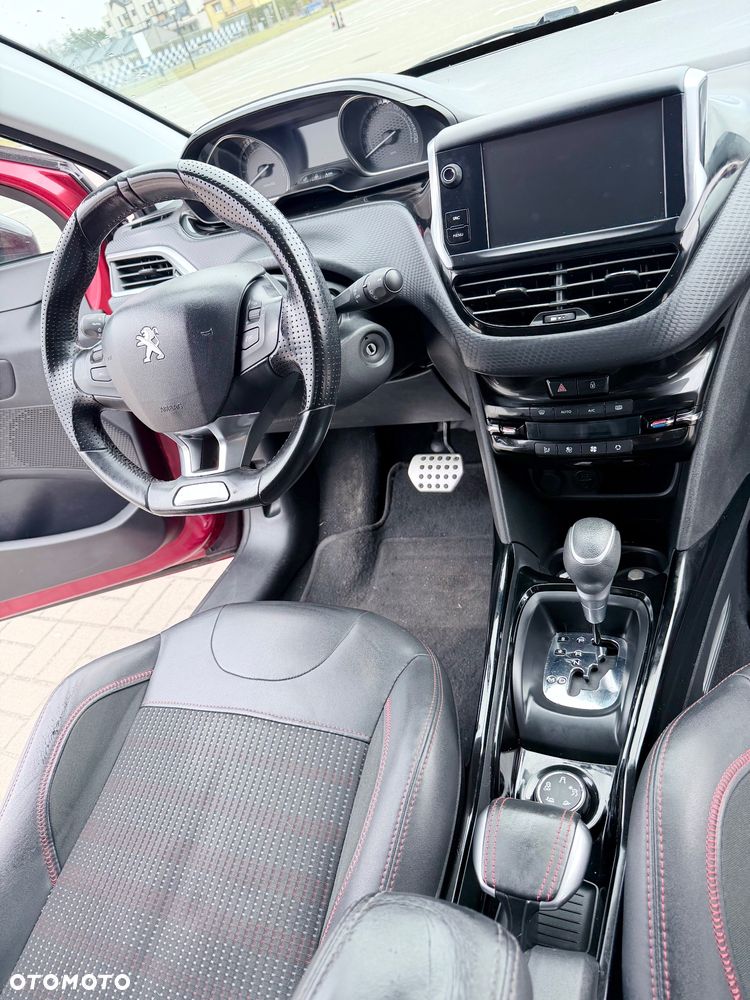 Peugeot 2008 1.2 Pure Tech Allure S&S EAT6 - 13