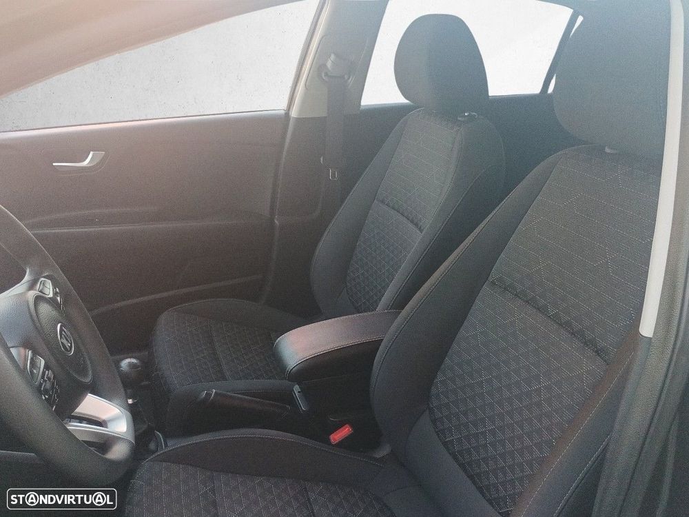 Kia Rio - 9