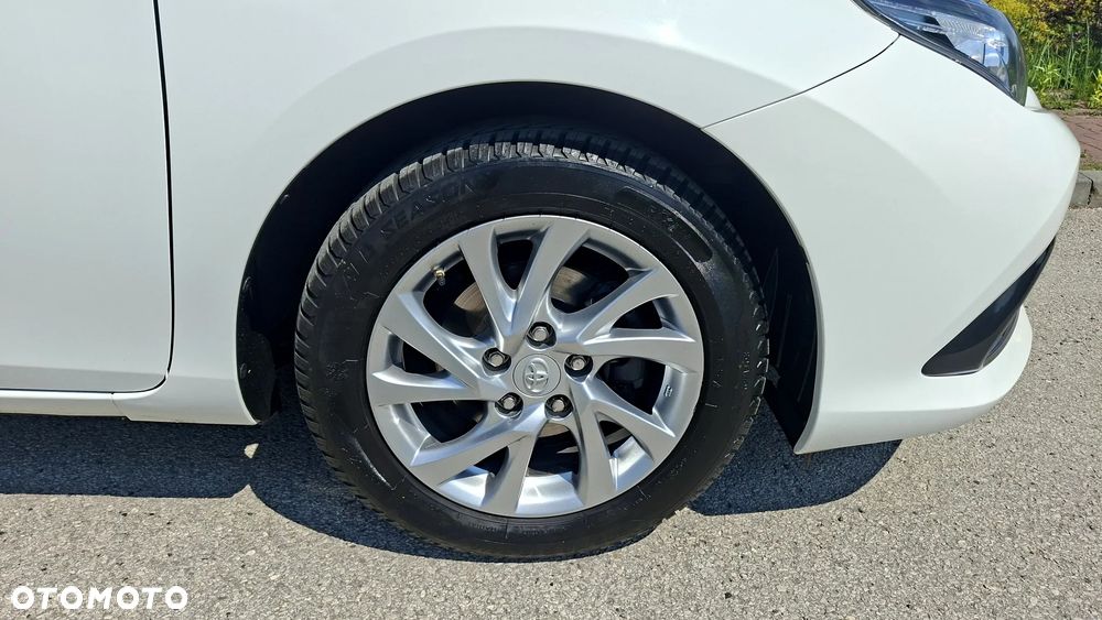 Toyota Auris 1.8 HSD Luna - 22