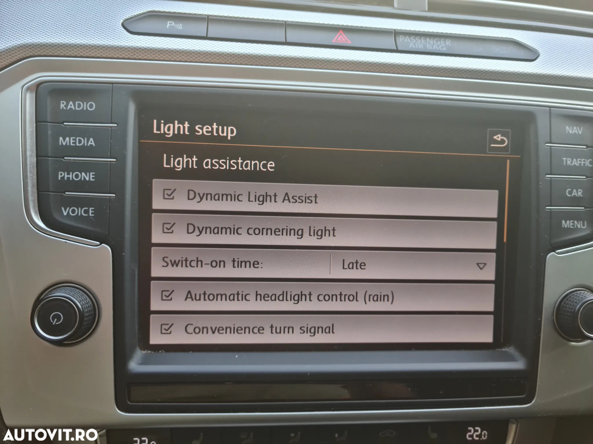Volkswagen Passat - 11