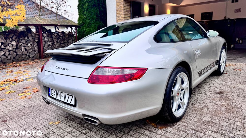 Porsche 911 Carrera - 12