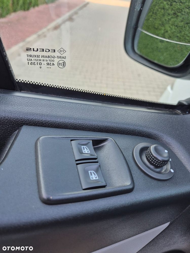 Renault Trafic 2019r Long 2xDrzwi Navi Super Stan - 13