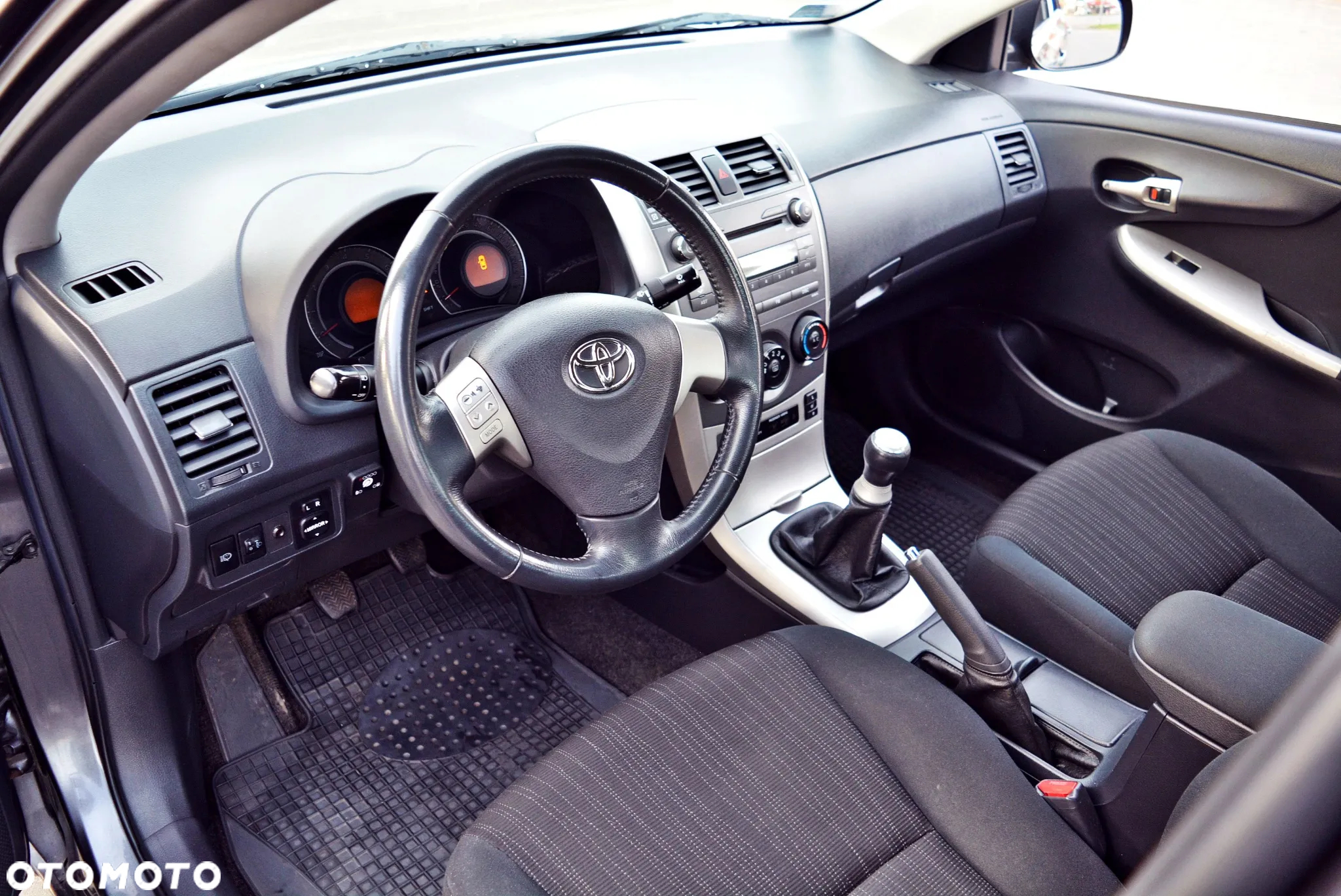 Toyota Corolla 1.6 VVT-i Sol - 18
