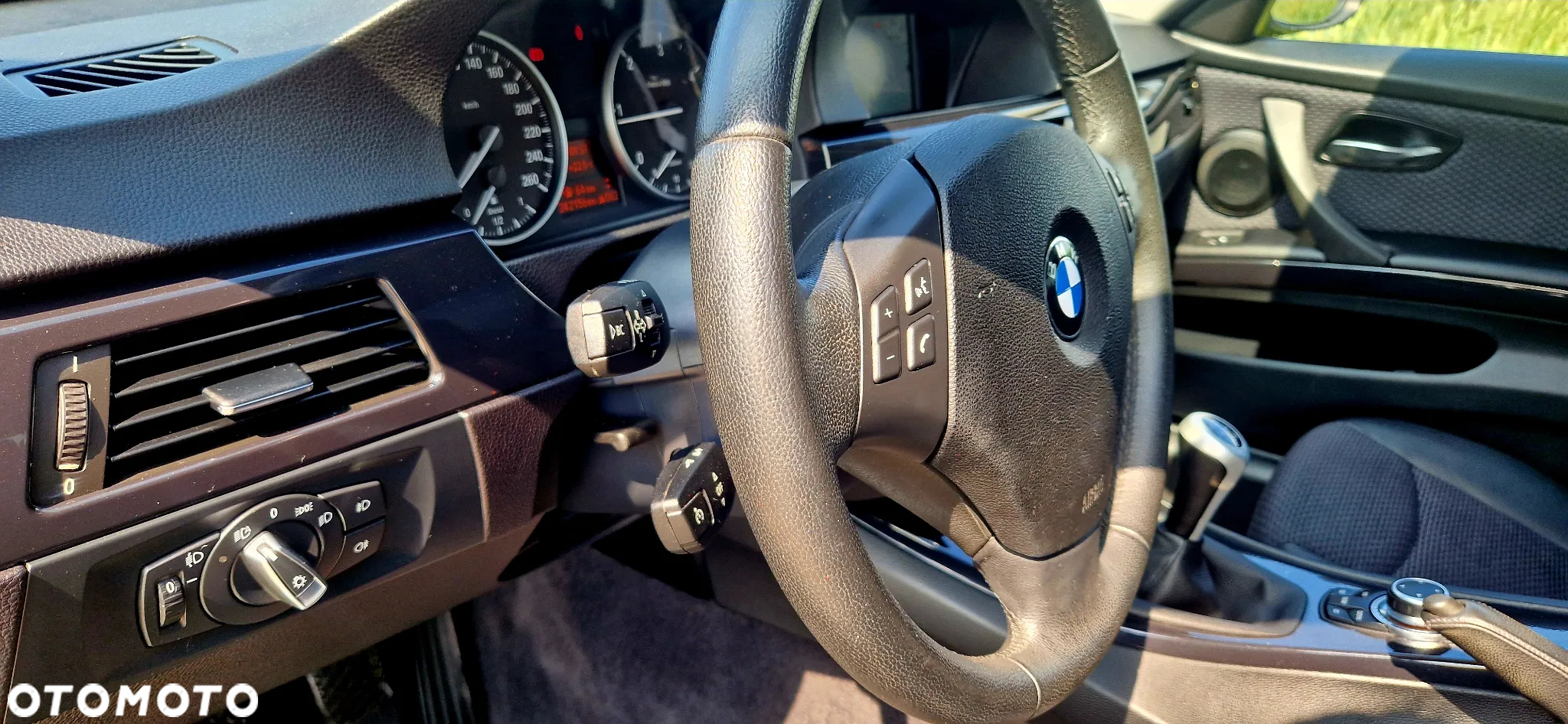 BMW Seria 3 320d DPF Touring - 15