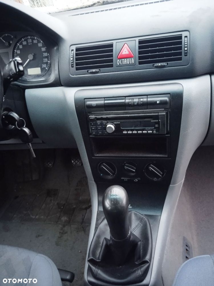 Na części Skoda Octavia kombi SLX 2.0 8V silnik AQY skrzynia EMR kolor 9102 - 6