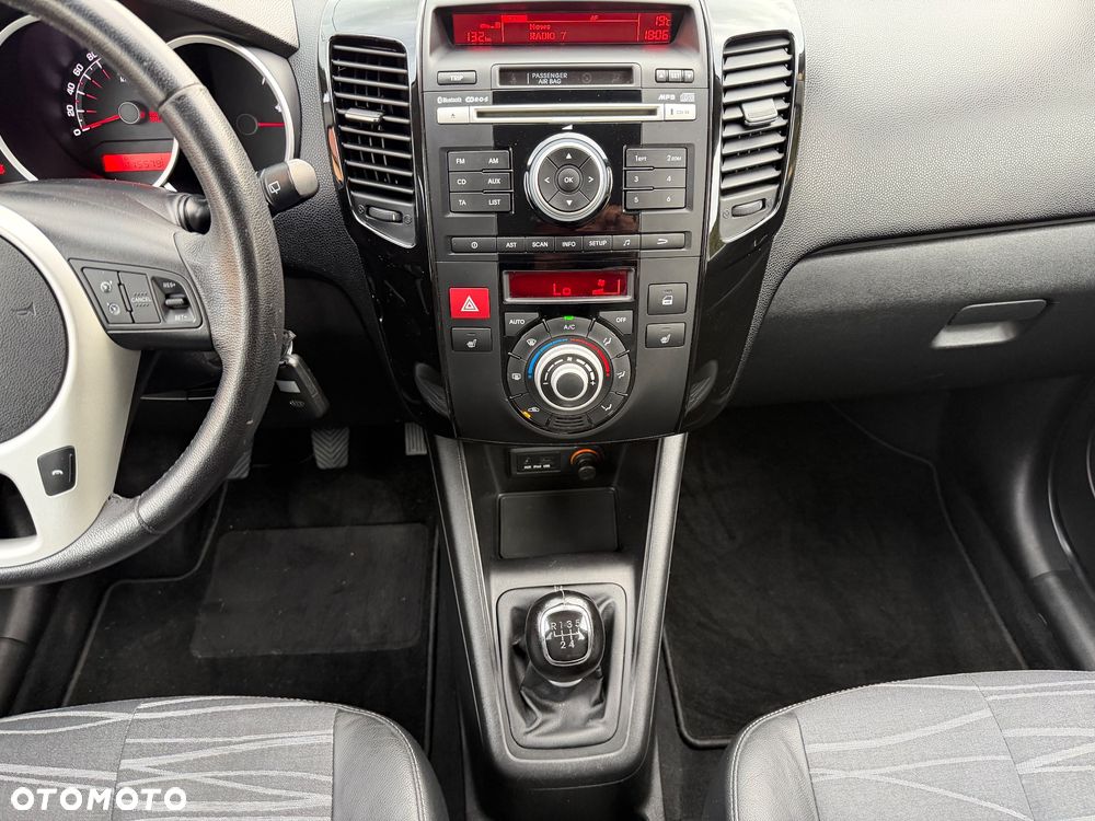 Kia Venga 1.6 CVVT Titanium Collection - 23