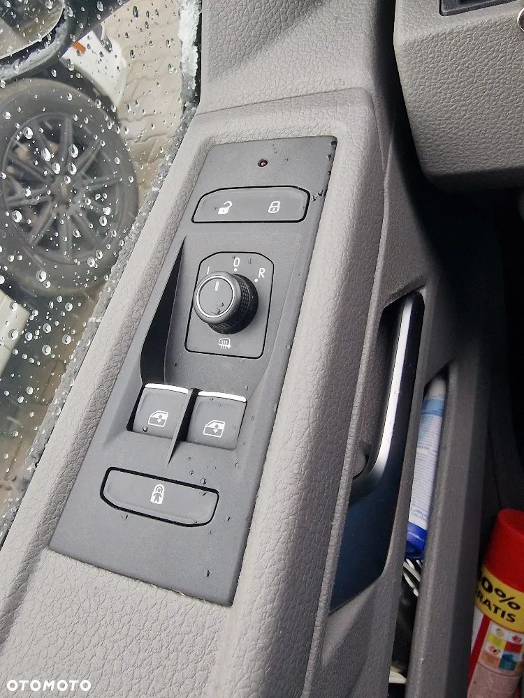 Volkswagen Caravelle 6.1 2.0 TDI L2 Comfortline DSG - 25