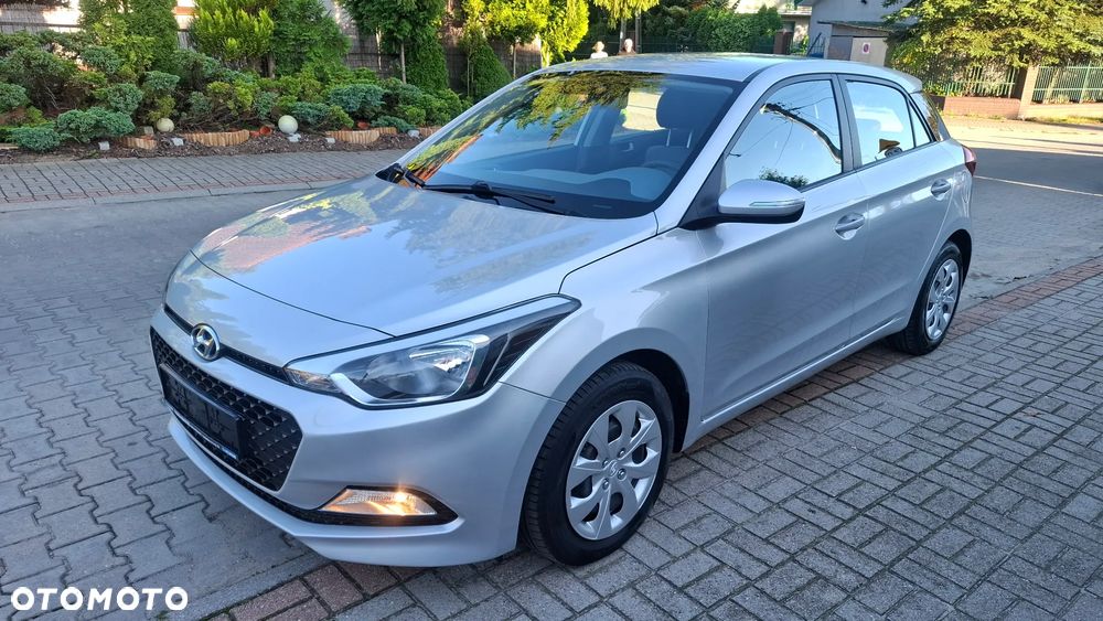 Hyundai i20 1.2 Fifa World Cup Edition - 1