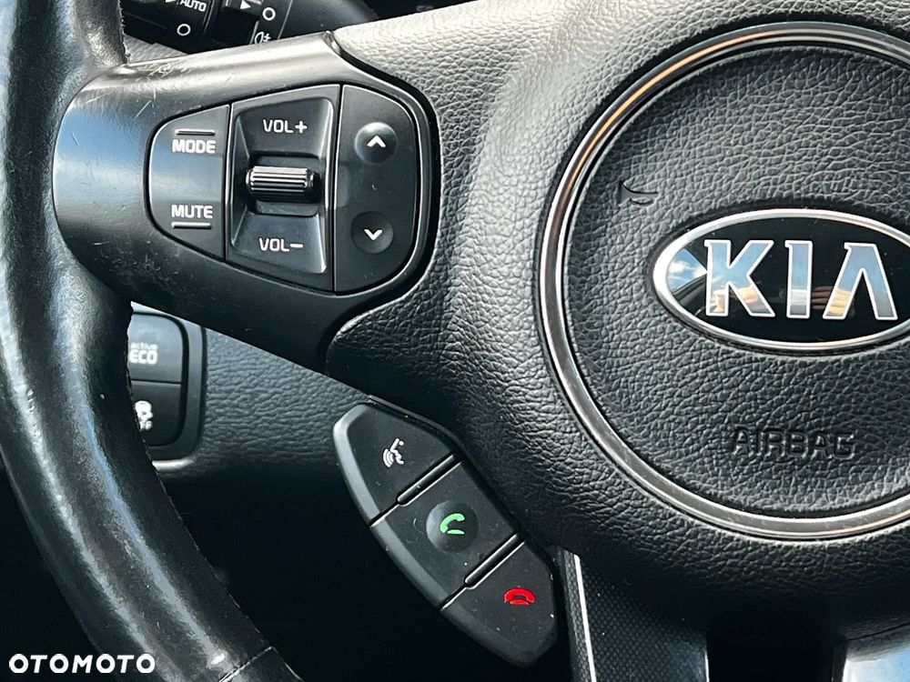 Kia Carens 1.7 CRDi XL 7os - 20