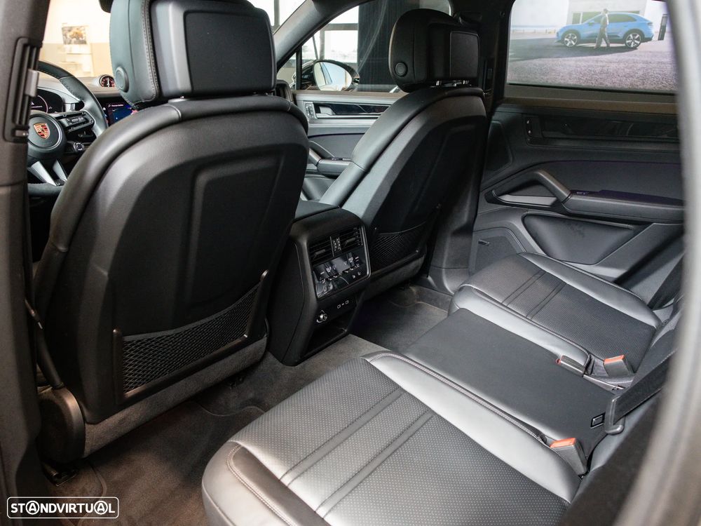 Porsche Cayenne Coupé E-Hybrid Black Edition - 36