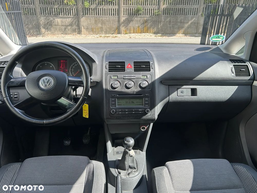 Volkswagen Touran 2.0 TDI Highline - 6