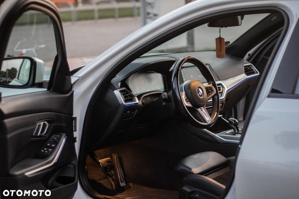 BMW Seria 3 320d xDrive M Sport sport - 14