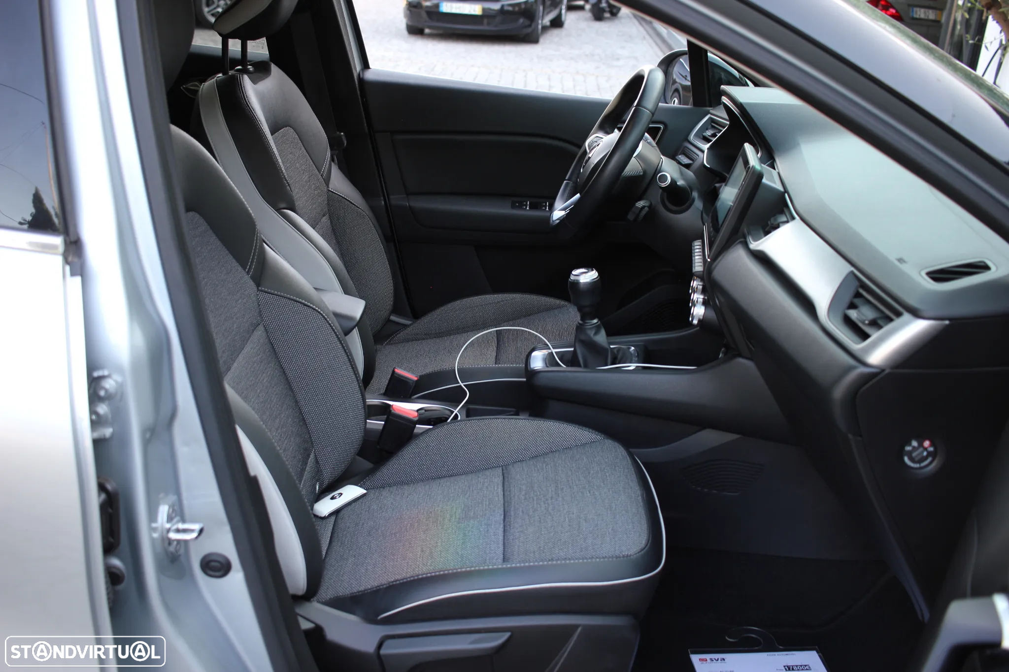 Renault Captur 1.0 TCe Exclusive - 26