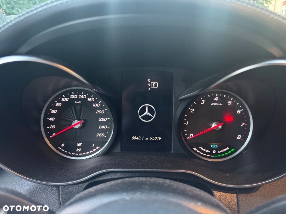 Mercedes-Benz GLC - 40