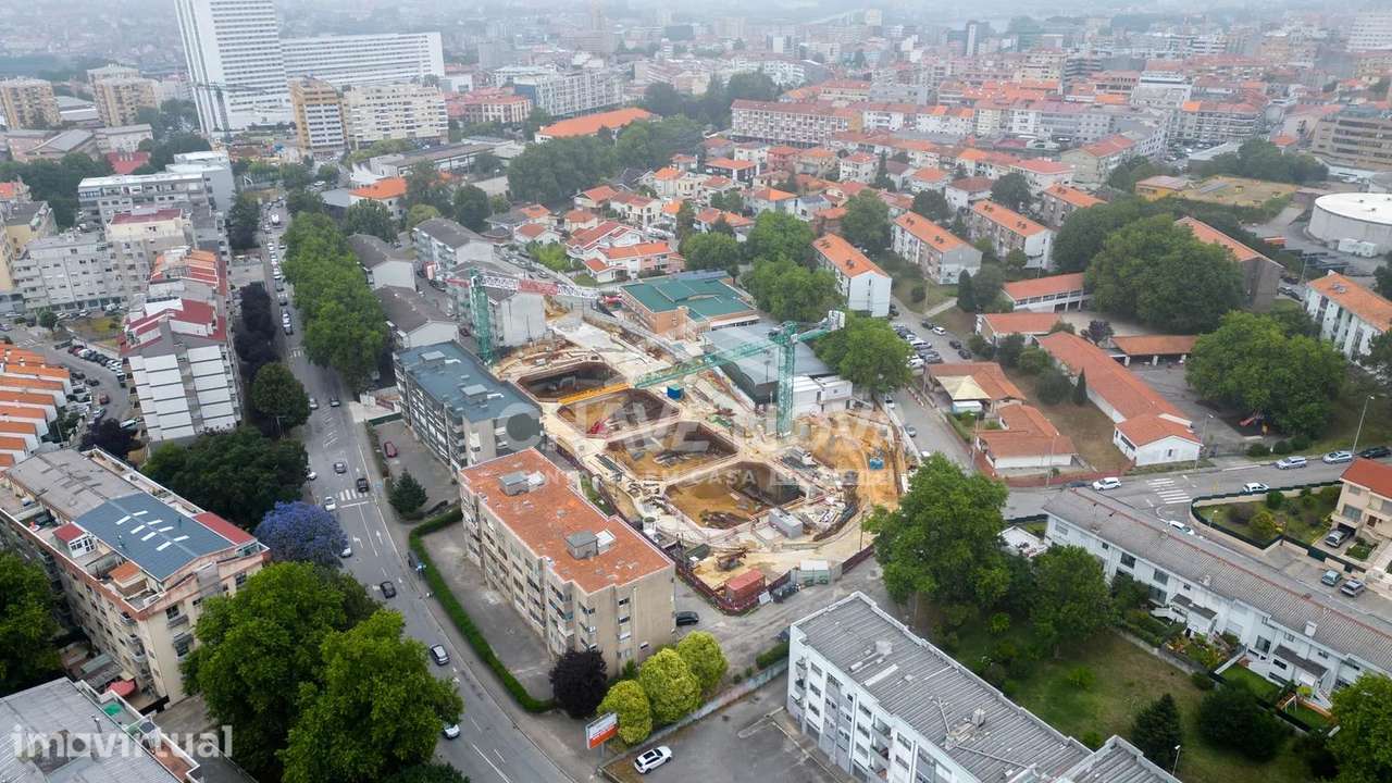 T4 c/ Lugar de Garagem Duplo em Santa Marinha (Gaiashopping) - Grande imagem: 5/38