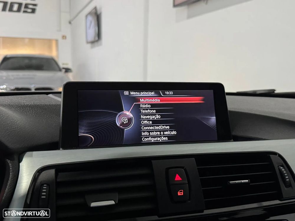 BMW 320 d Touring Pack M - 20