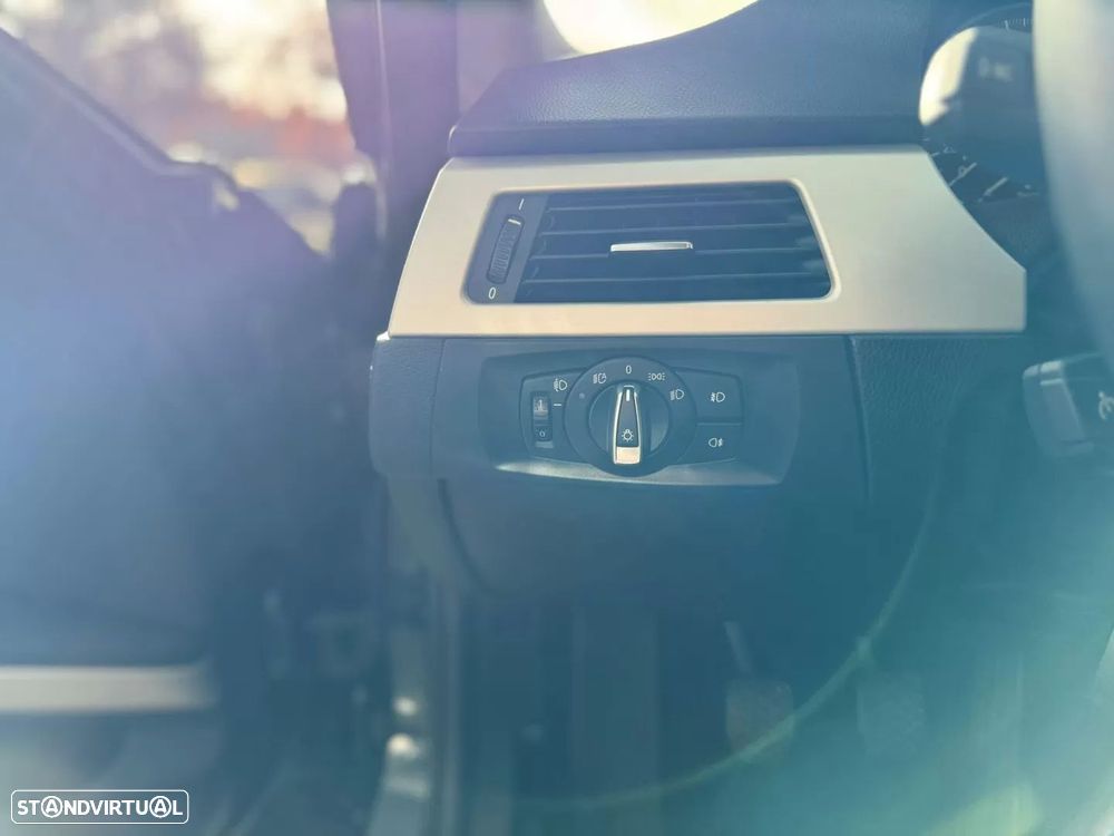 BMW 320 d Touring Navigation - 13