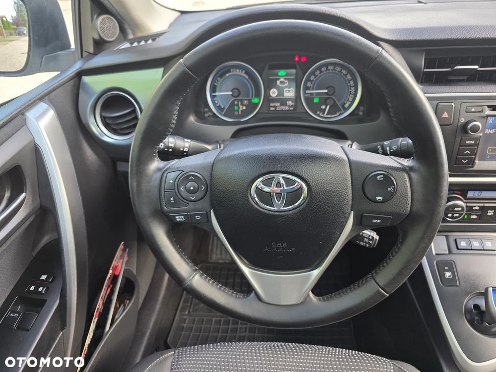 Toyota Auris 1.8 HSD Luna - 33