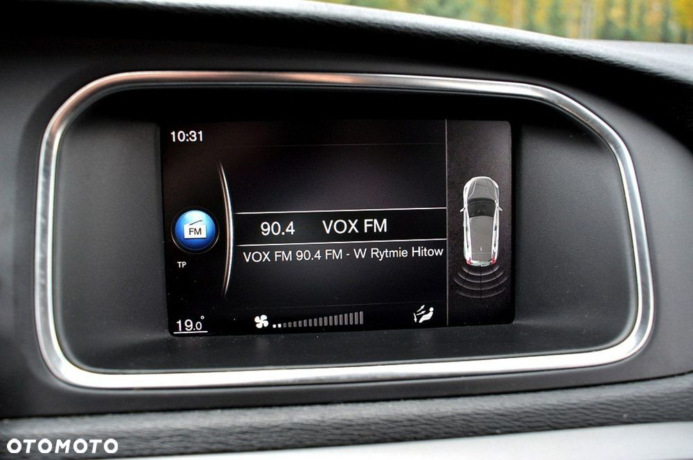 Volvo V40 D2 Drive-E Momentum - 19
