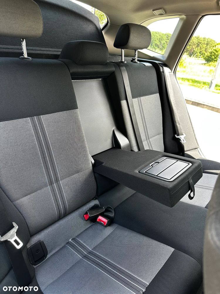 BMW X1 xDrive18d - 15