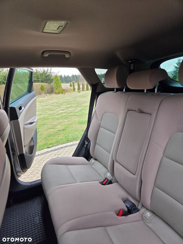 Hyundai Tucson 1.7 CRDI BlueDrive Style 2WD - 12