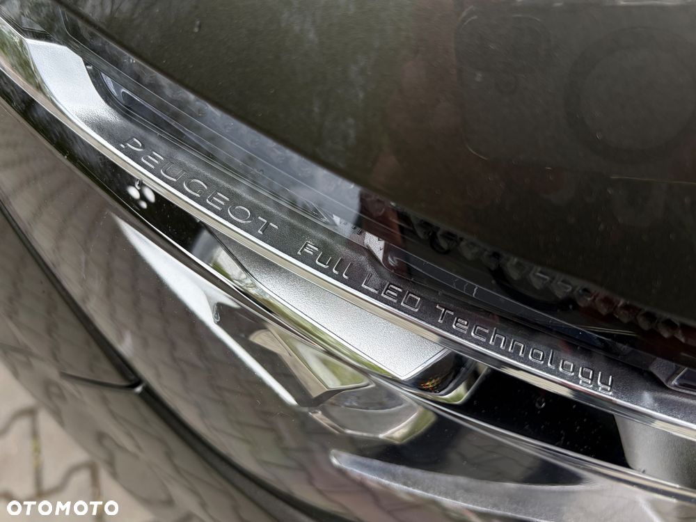 Peugeot 3008 1.6 PureTech GPF GT Line S&S EAT8 - 24